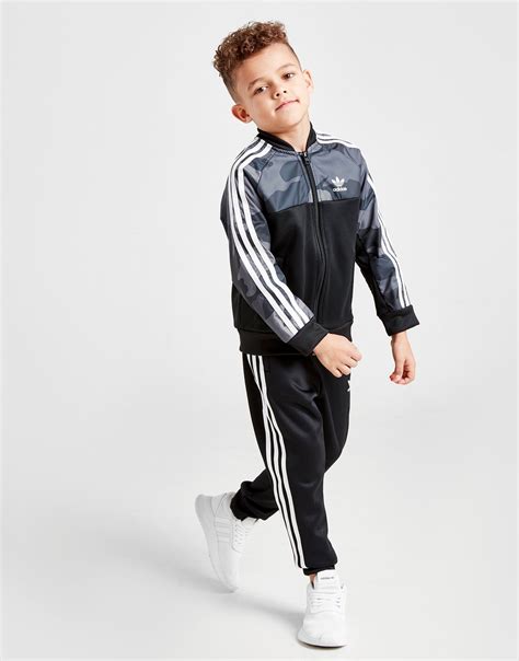 adidas kids stoer jongens kleding model|adidas boys clothing.